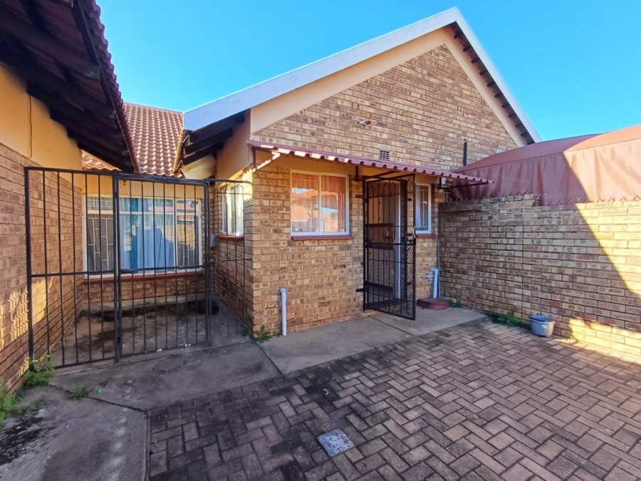 2 Bedroom Property for Sale in Stilfontein Ext 4 North West